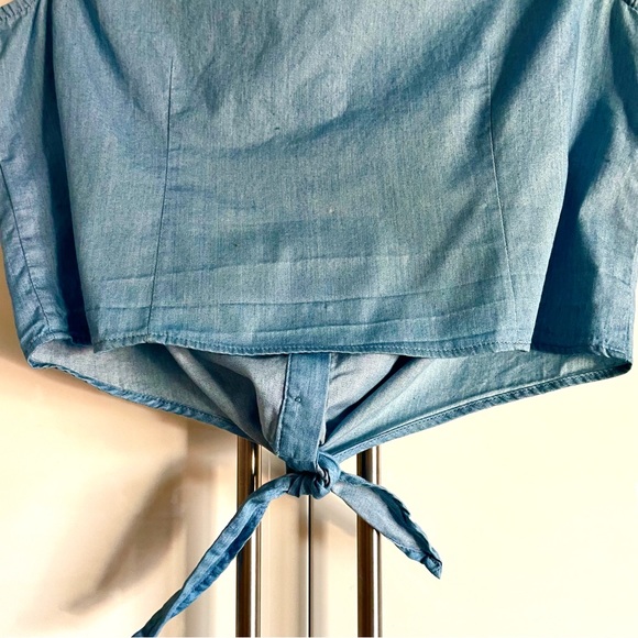 Modcloth Blue Chambray Button Up Sleeveless Tie Waist Top Blouse Size M EUC - Picture 9 of 12